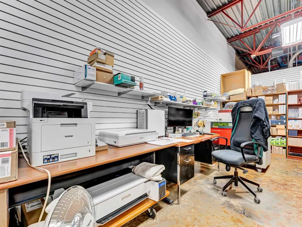 1601 Dunmore Road SE, #101