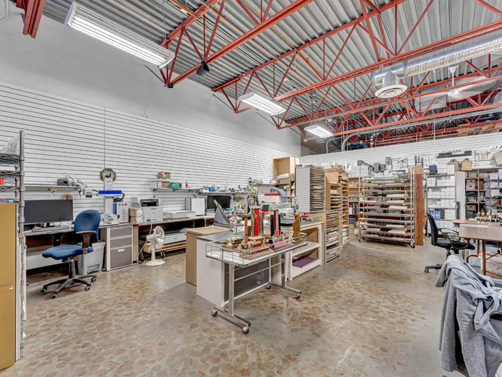 1601 Dunmore Road SE, #101