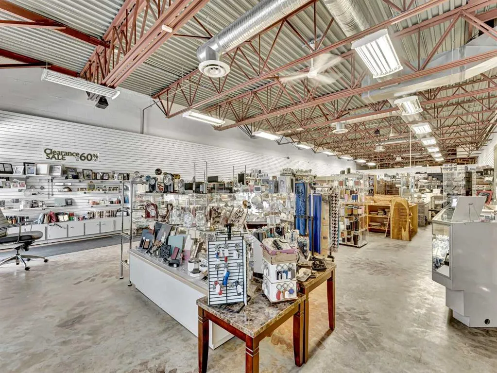 1601 Dunmore Road SE, #101