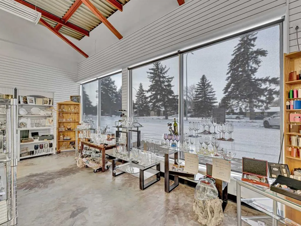 1601 Dunmore Road SE, #101
