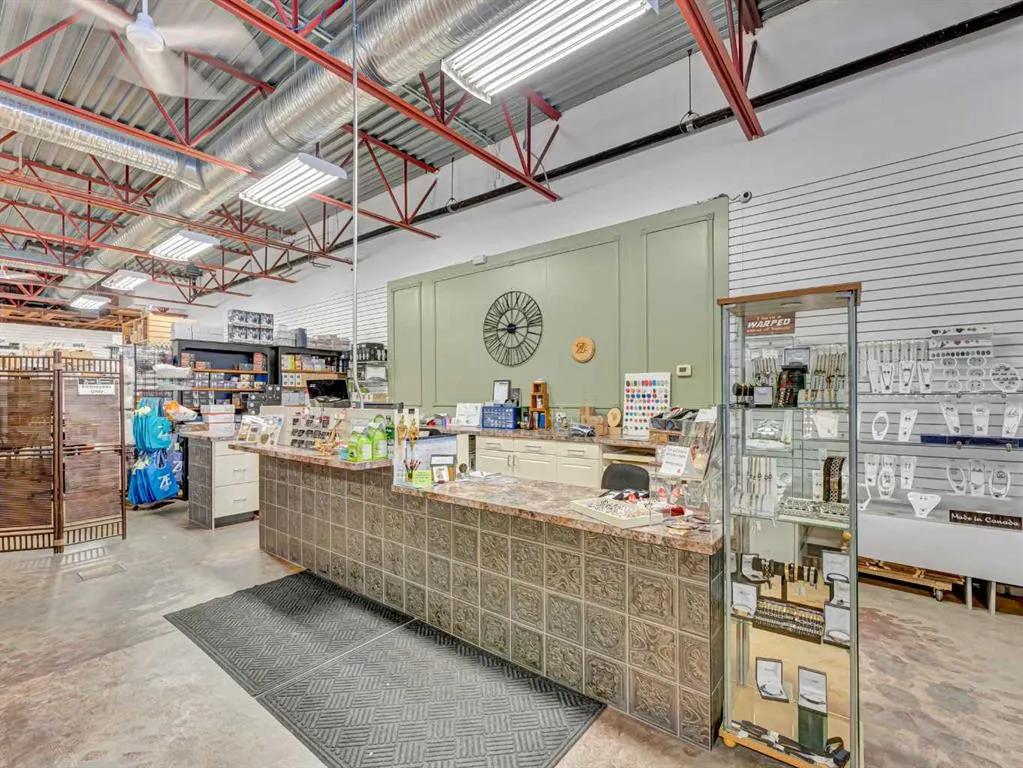 1601 Dunmore Road SE, #101