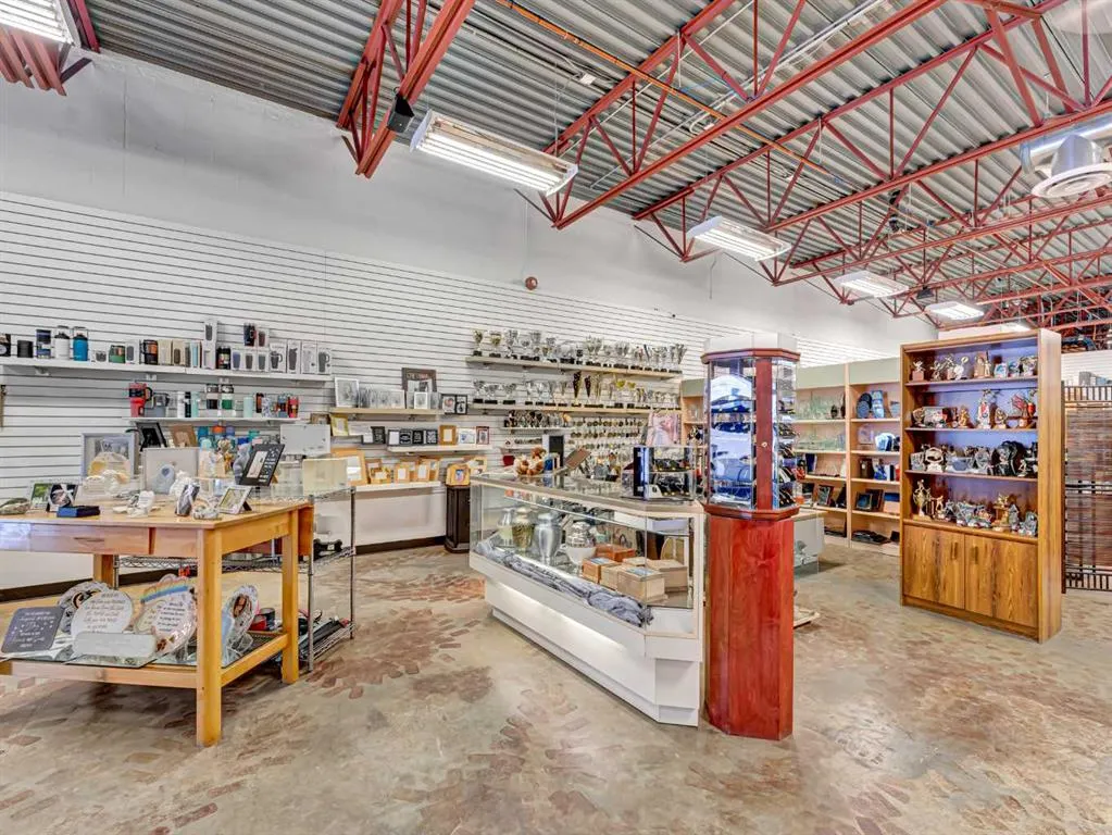 1601 Dunmore Road SE, #101