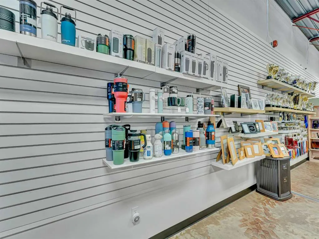 1601 Dunmore Road SE, #101