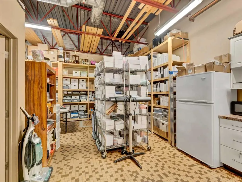 1601 Dunmore Road SE, #101
