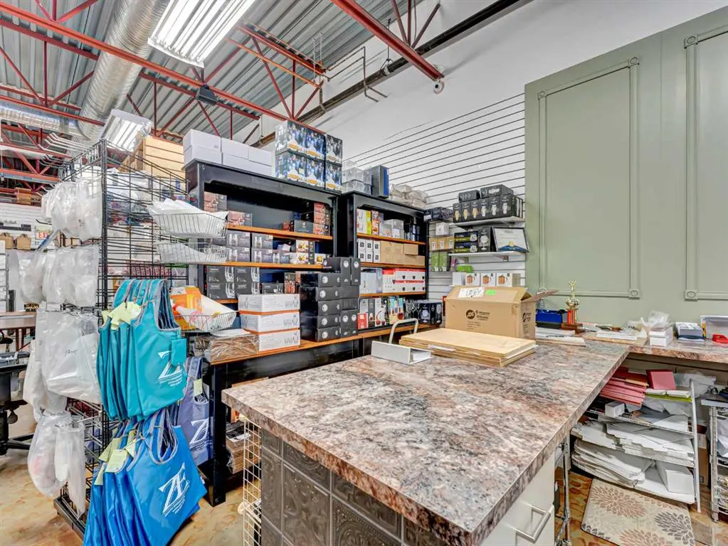 1601 Dunmore Road SE, #101
