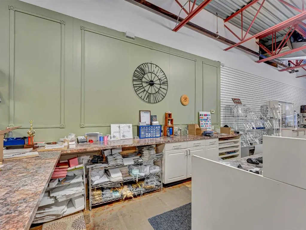 1601 Dunmore Road SE, #101
