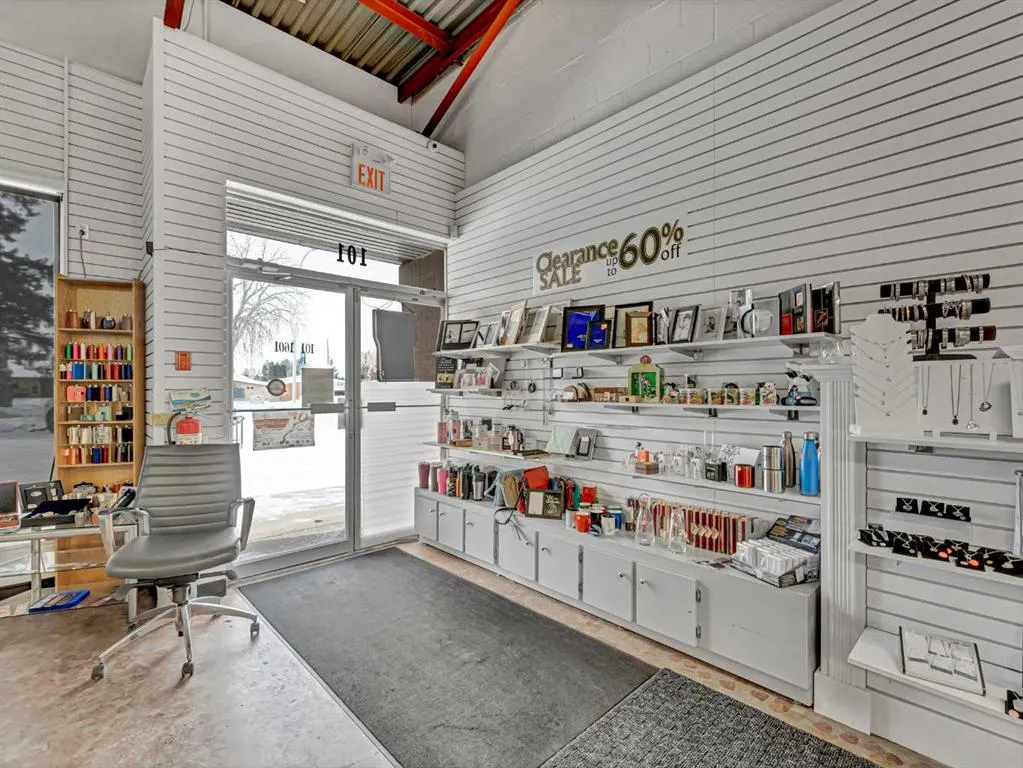 1601 Dunmore Road SE, #101
