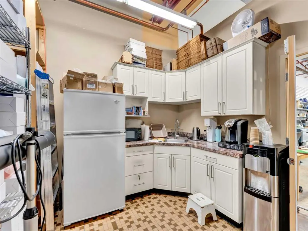 1601 Dunmore Road SE, #101