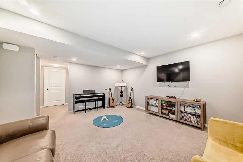 94 Legacy Woods Place SE