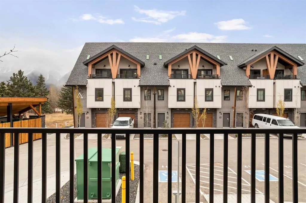 1717A Mountain Avenue, #109