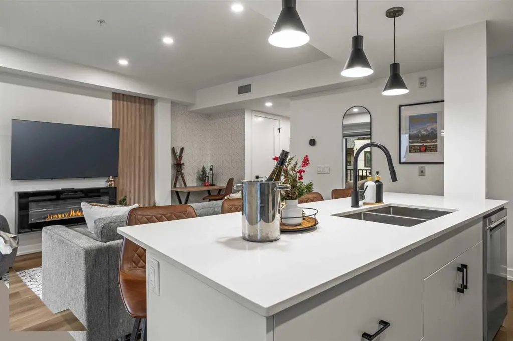 1717A Mountain Avenue, #109