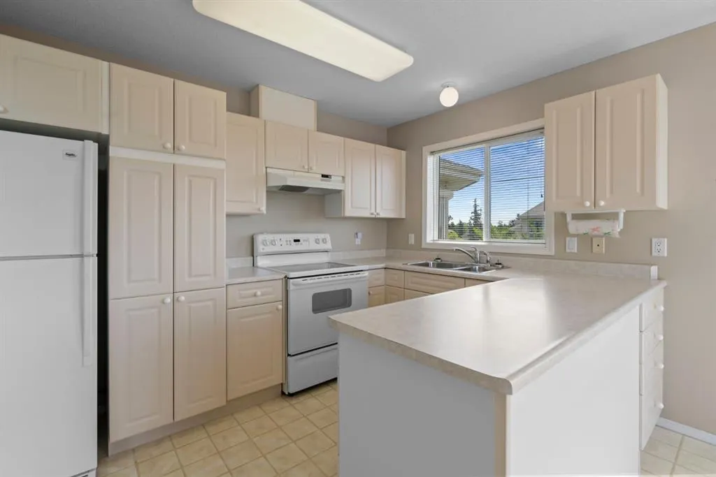 4625 50 Street, #405