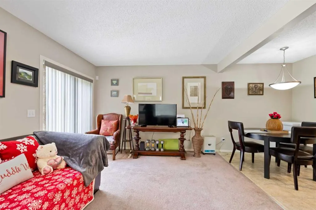 90 Panatella Villas NW