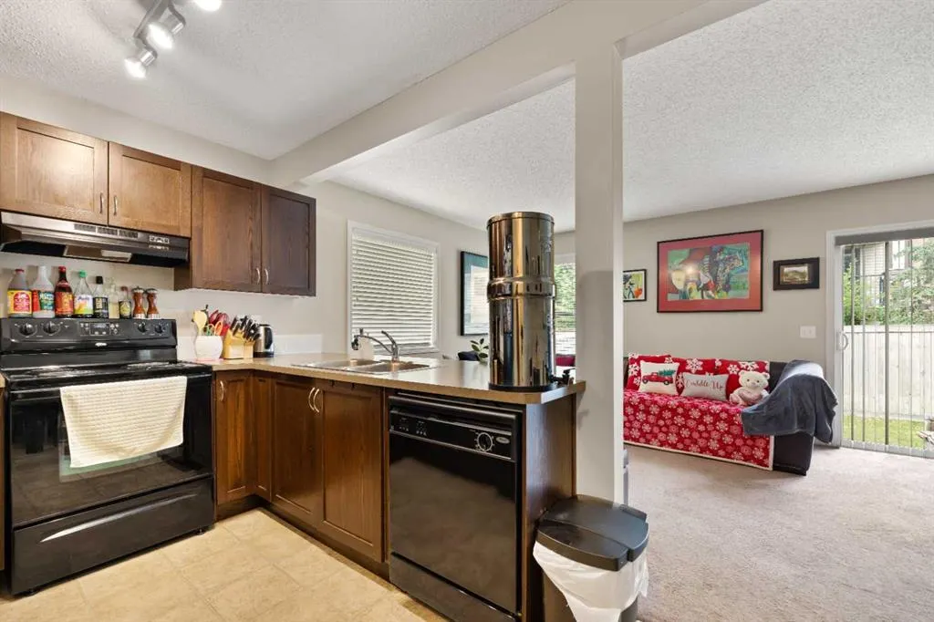 90 Panatella Villas NW