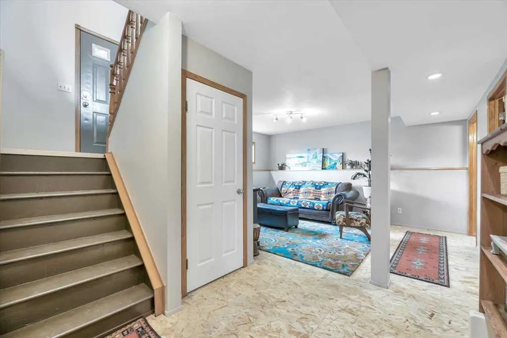 325 Strathford Boulevard