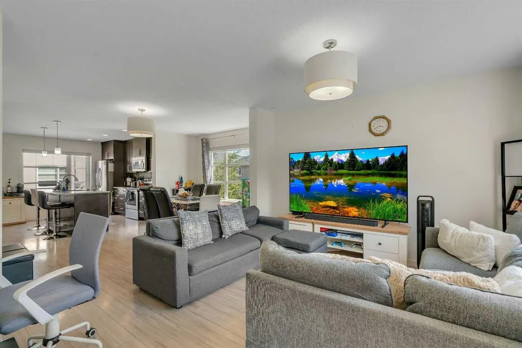 1111 Evansridge Park NW
