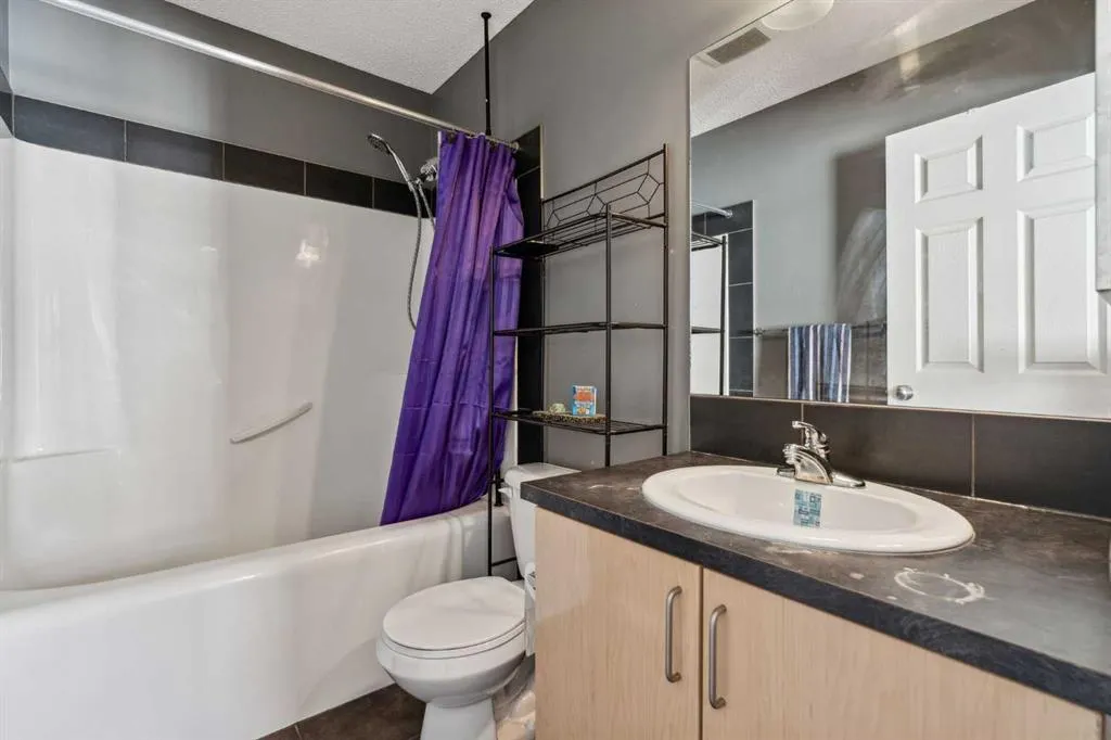 3198 New Brighton Gardens SE