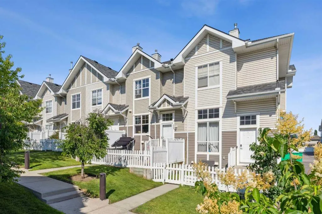 3198 New Brighton Gardens SE