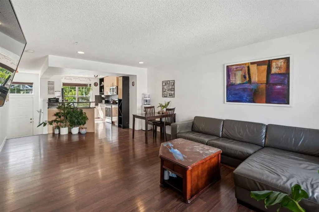 3198 New Brighton Gardens SE