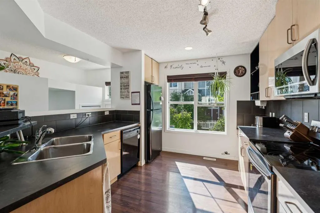 3198 New Brighton Gardens SE