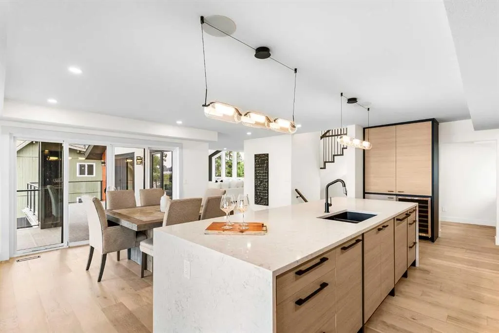 476 WEST CHESTERMERE Drive