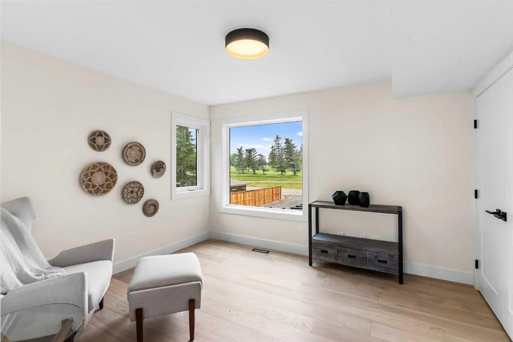 476 WEST CHESTERMERE Drive