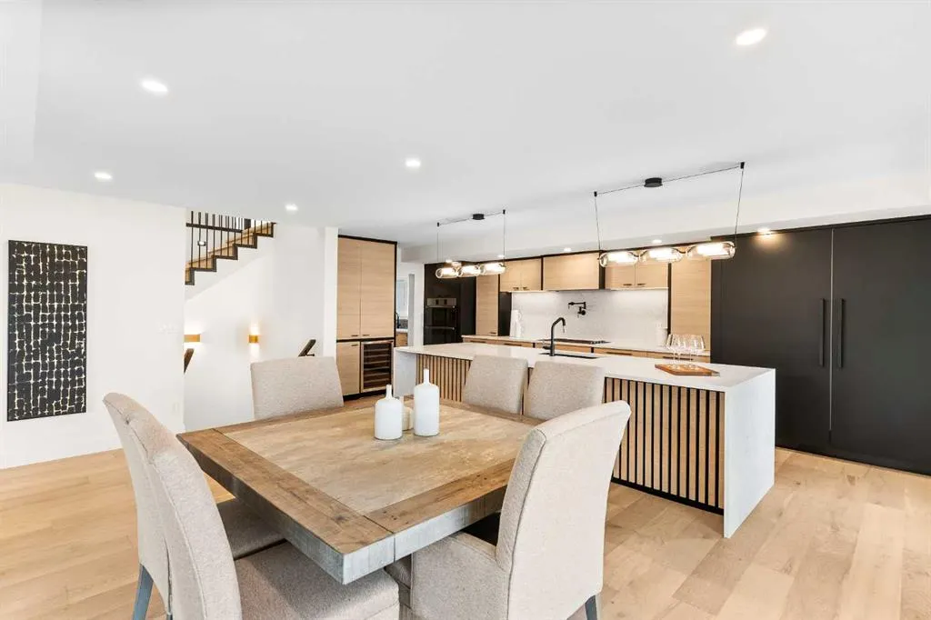 476 WEST CHESTERMERE Drive