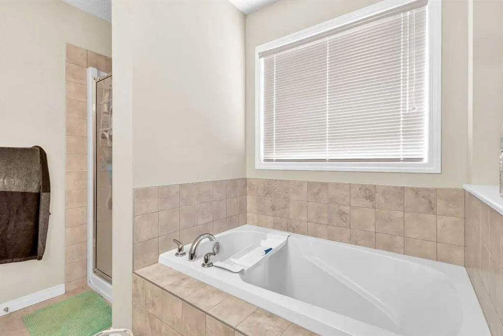 46 covepark Rise NE
