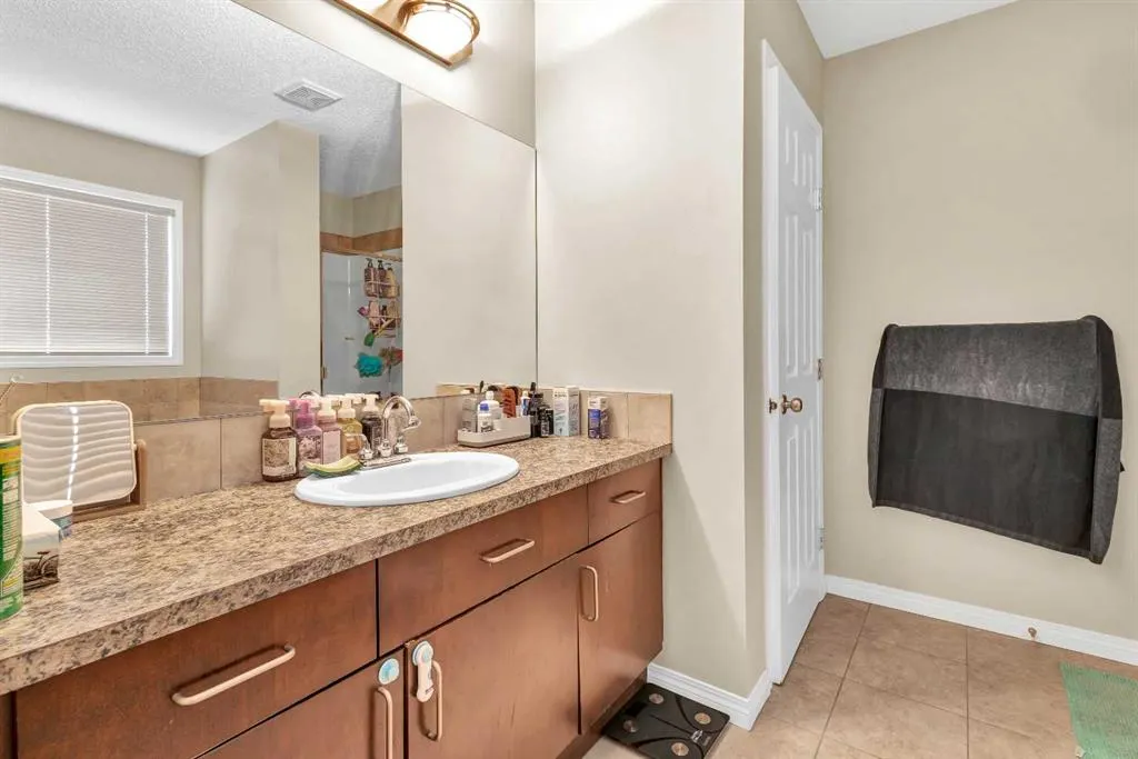 46 covepark Rise NE