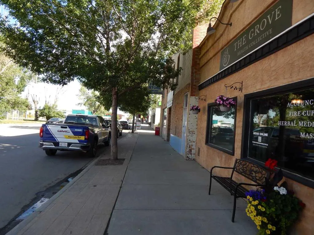 837 E Centre Street