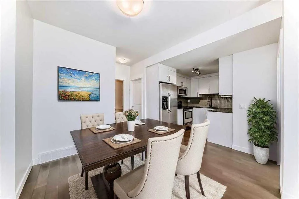 59 West Coach Manor SW, #5