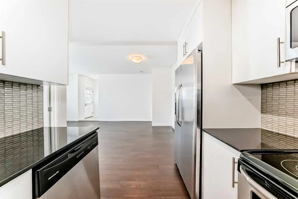 59 West Coach Manor SW, #5