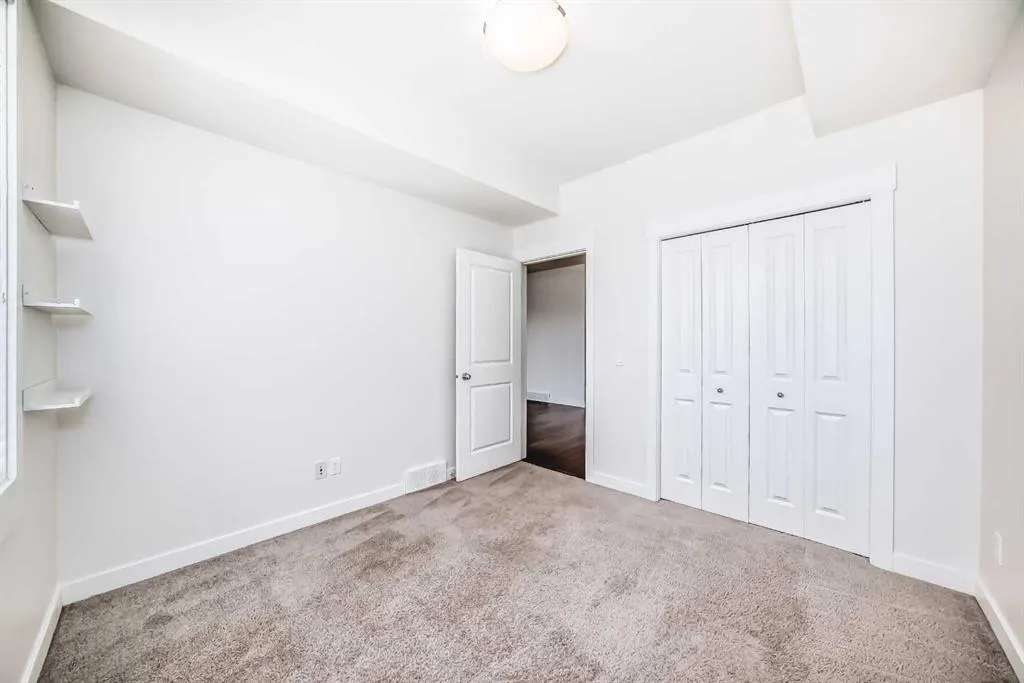 59 West Coach Manor SW, #5