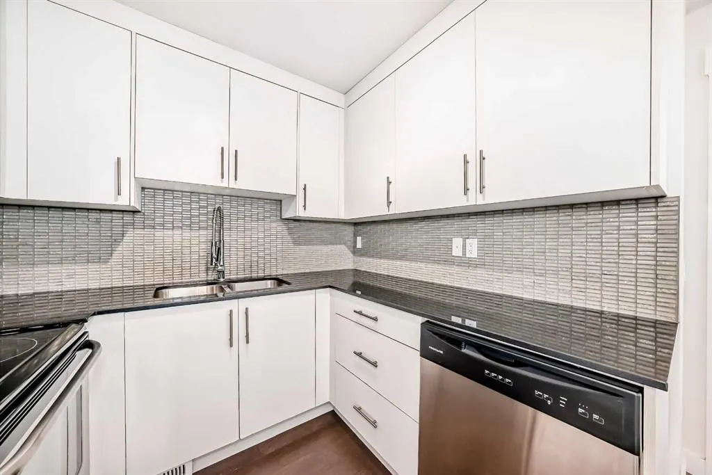59 West Coach Manor SW, #5