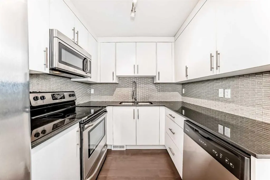 59 West Coach Manor SW, #5