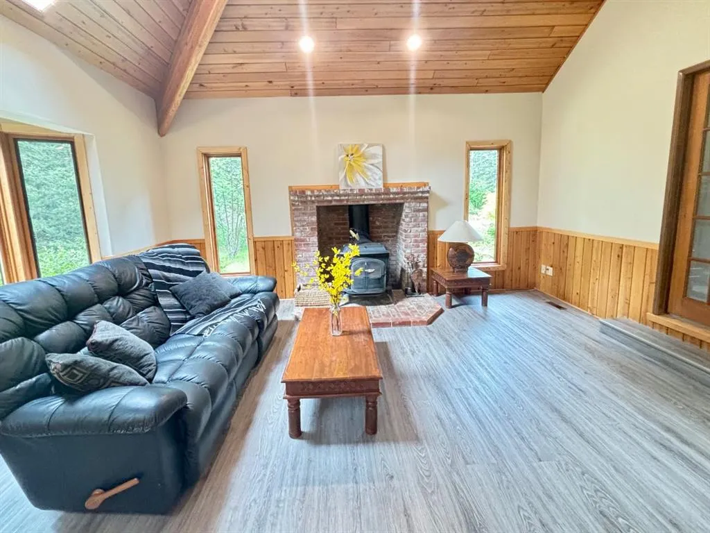 125 Elk Valley Crescent