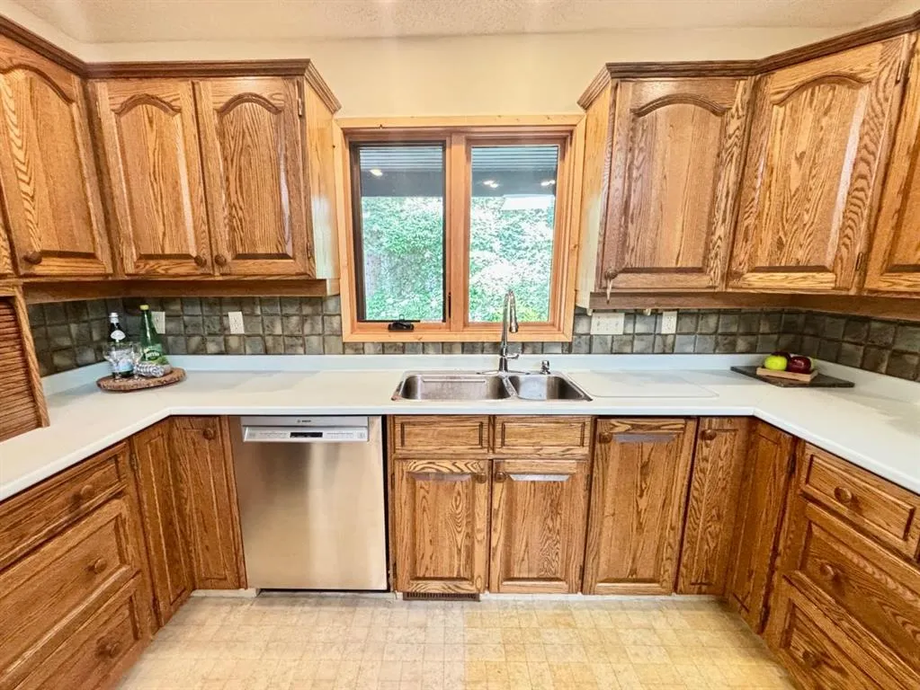 125 Elk Valley Crescent