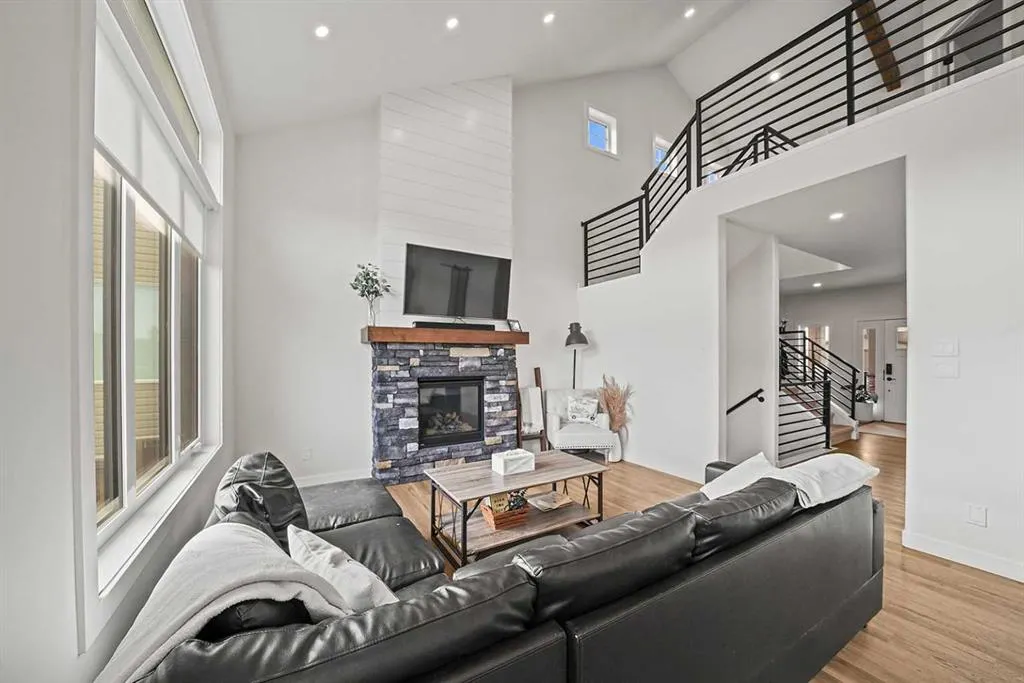 37 Arrowwood Close