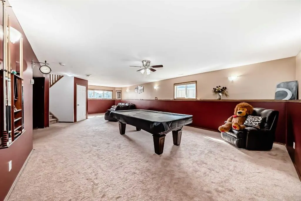 6304 60 Street Close