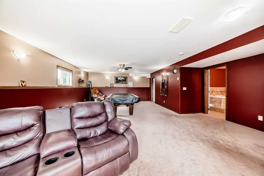 6304 60 Street Close