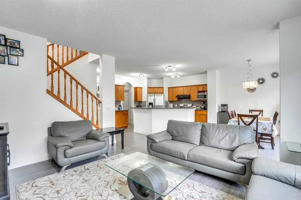 48 Saddleland Close NE