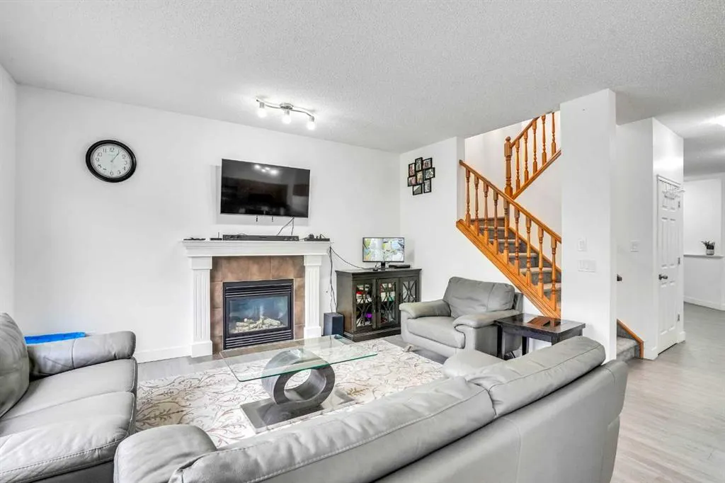 48 Saddleland Close NE