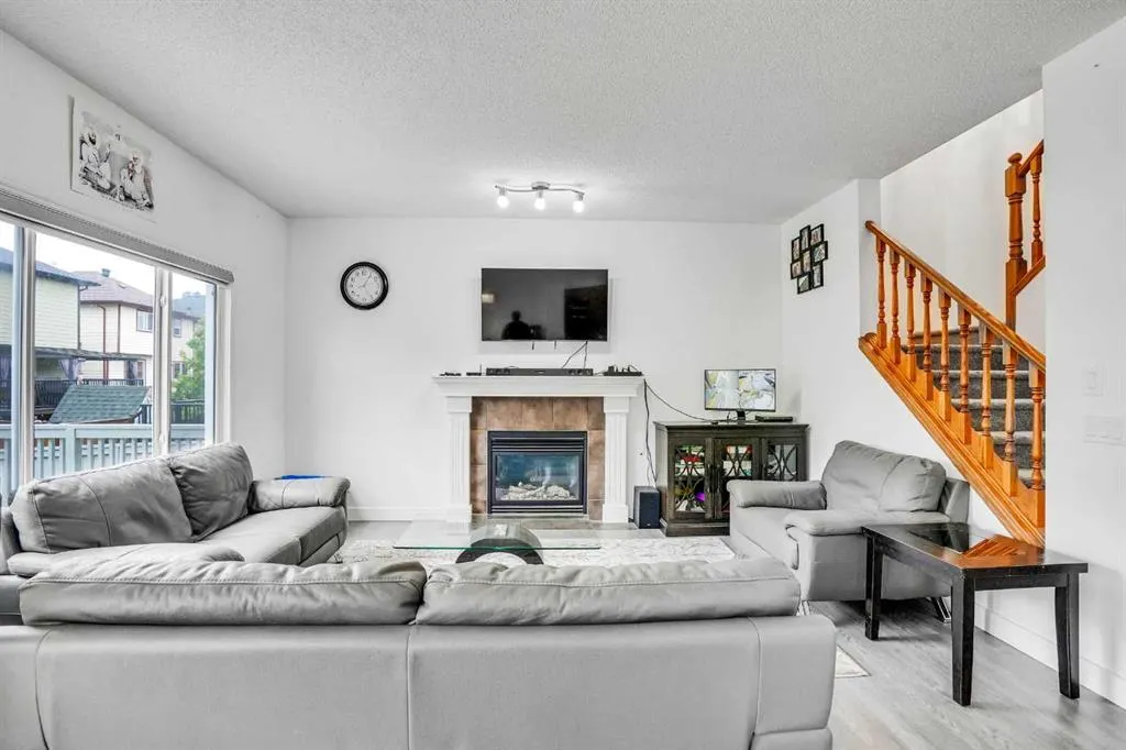 48 Saddleland Close NE
