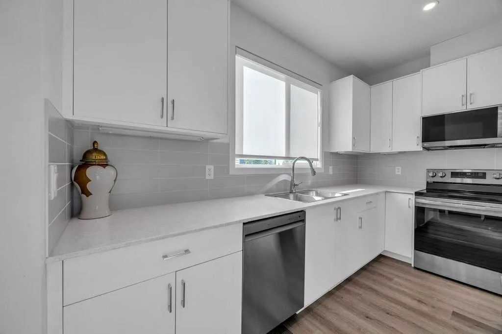 4 Birch Glen