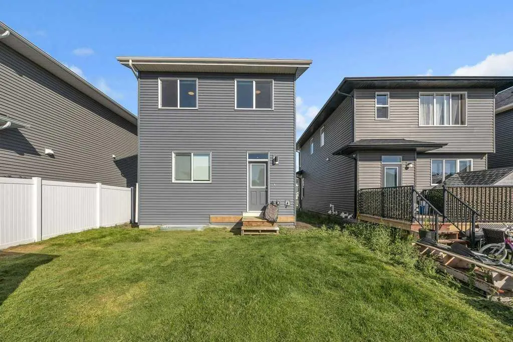 4 Birch Glen
