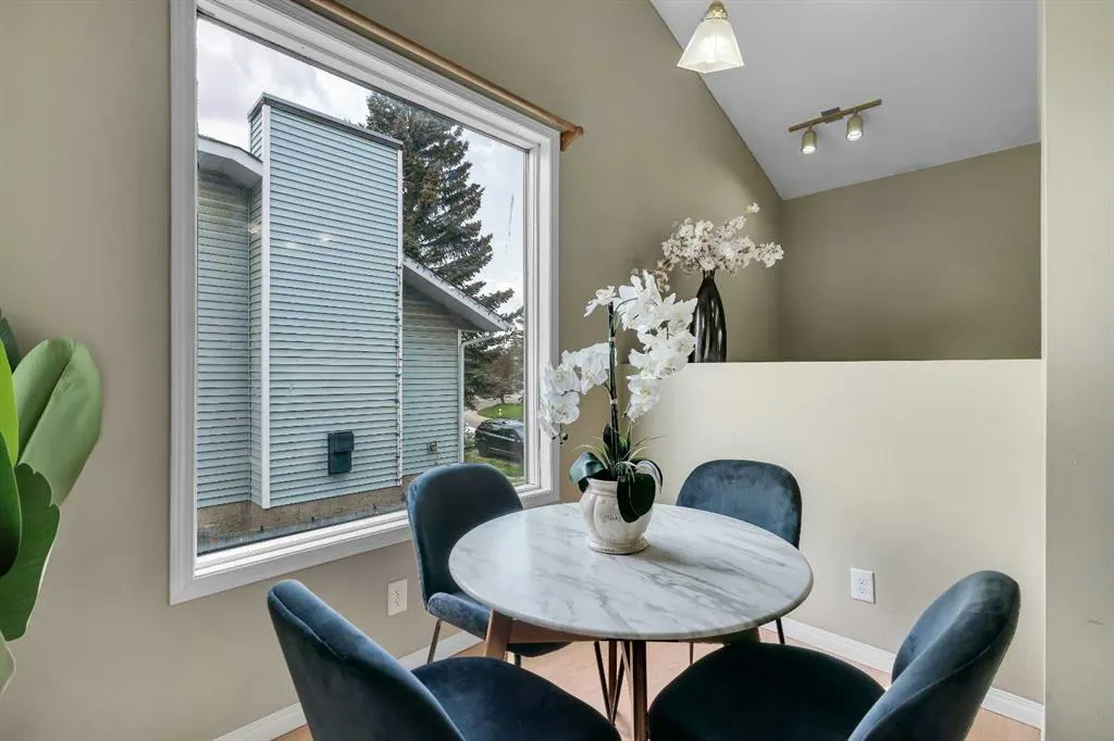 57 Falmere Way NE