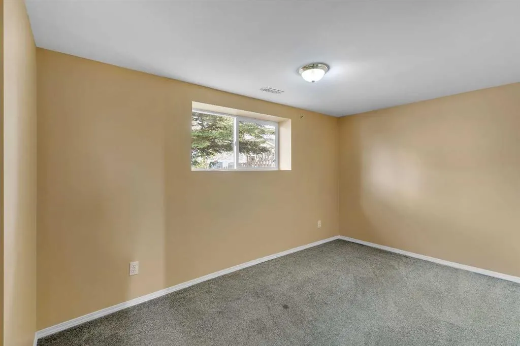57 Falmere Way NE