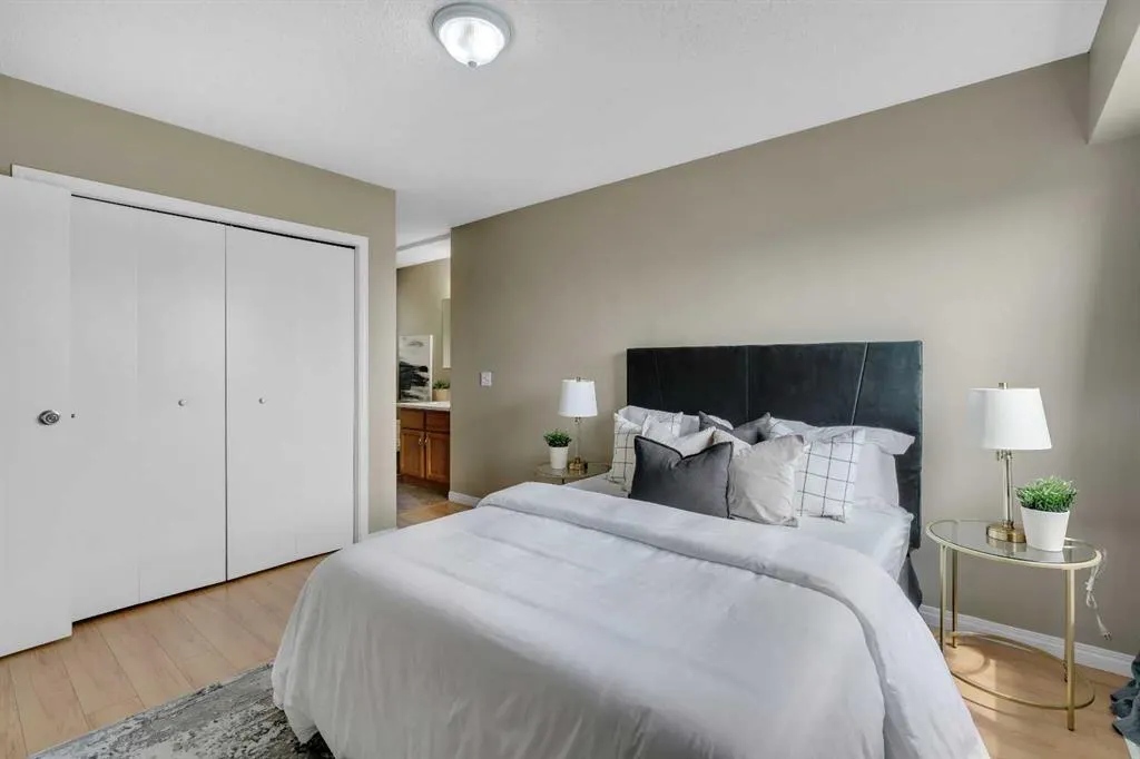 57 Falmere Way NE
