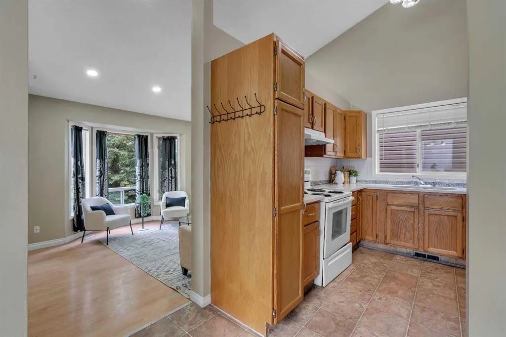 57 Falmere Way NE