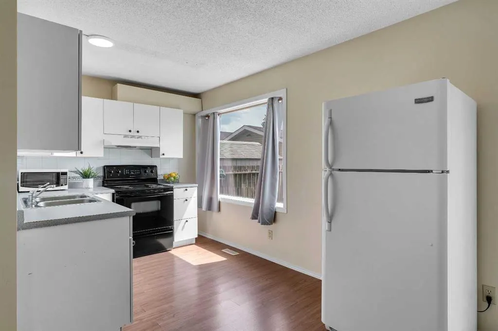 57 Falmere Way NE